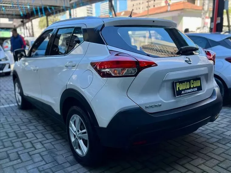 Nissan Kicks Branco 3