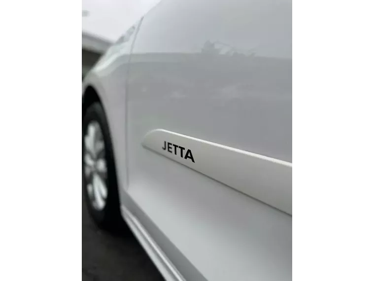 Volkswagen Jetta Branco 16