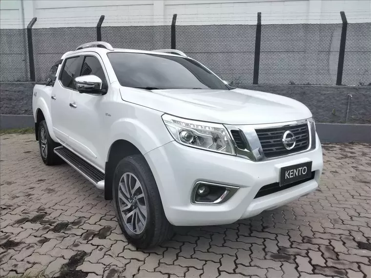 Nissan Frontier Branco 12