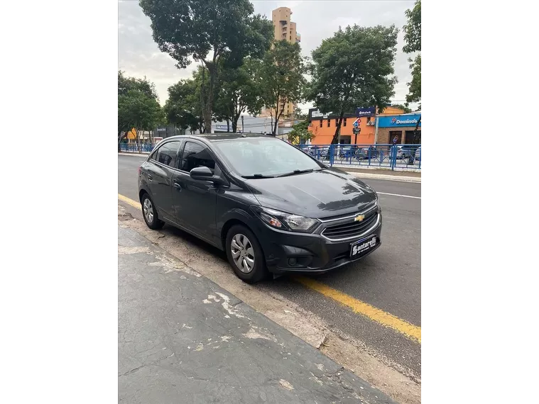 Chevrolet Onix Cinza 4