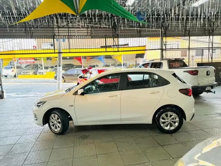 Chevrolet Onix Branco 10