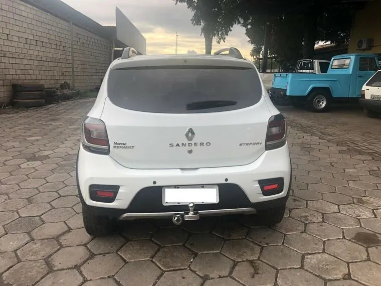 Renault Sandero Branco 6