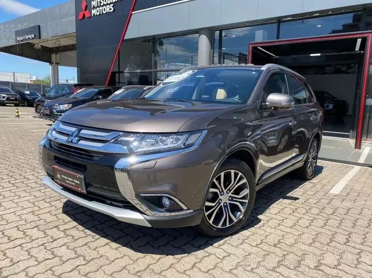 Mitsubishi Outlander Marrom 7