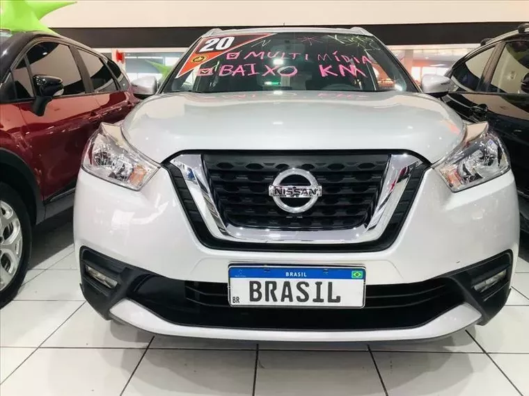 Nissan Kicks Prata 3