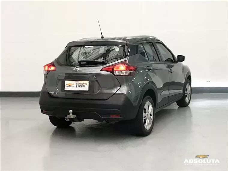 Nissan Kicks Cinza 4