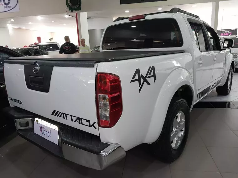 Nissan Frontier Branco 2