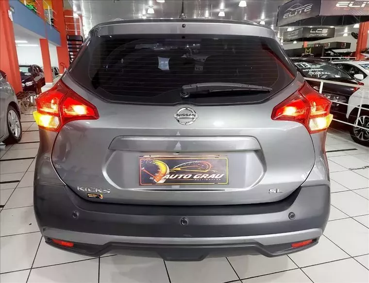 Nissan Kicks Cinza 3