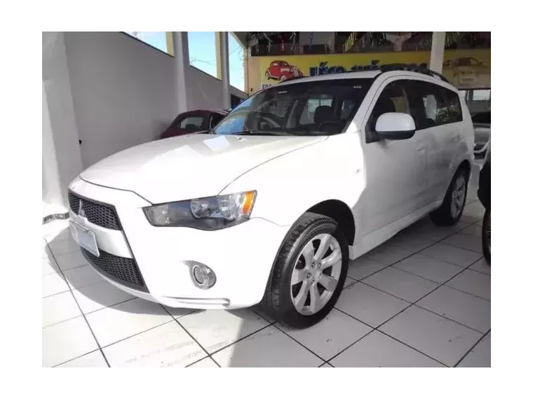 Mitsubishi Outlander Branco 8