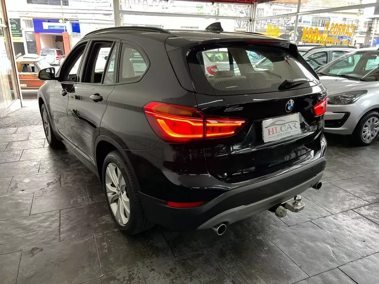 BMW X1 Preto 2