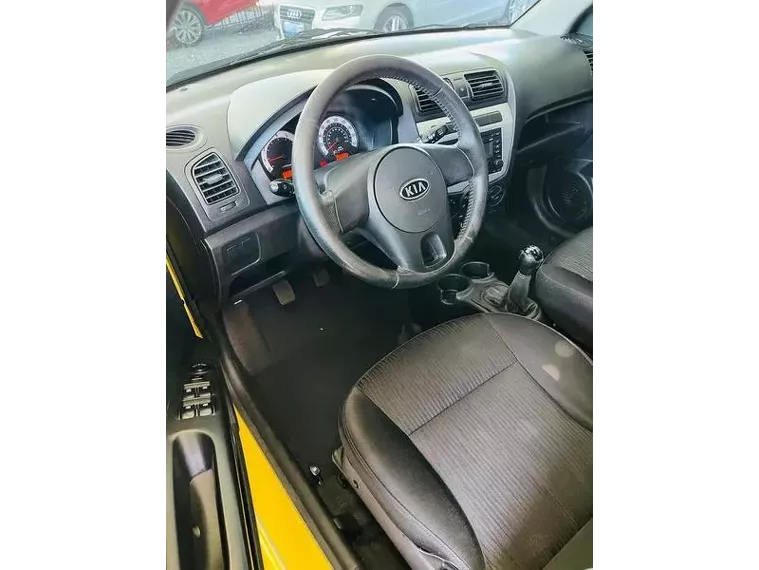 KIA Picanto Amarelo 6