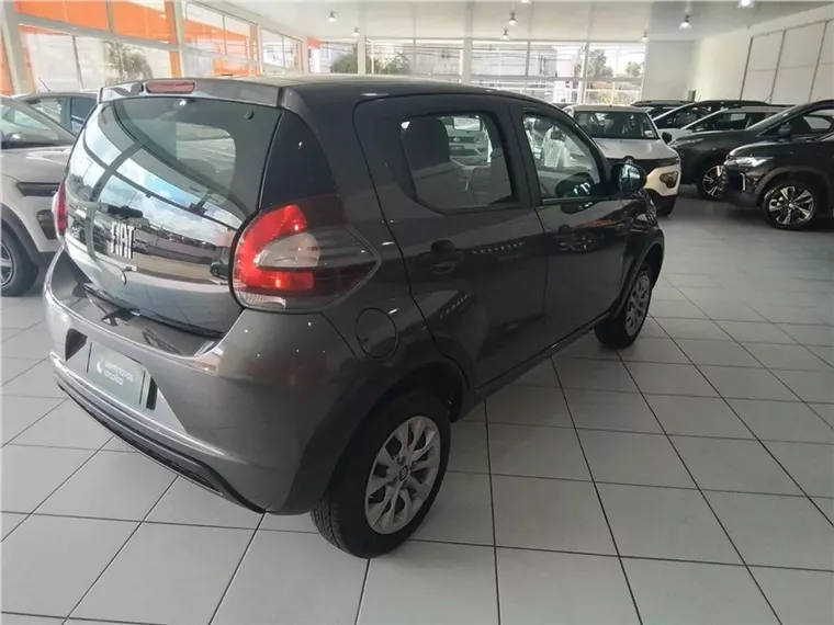 Fiat Mobi Prata 5