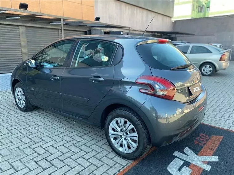 Peugeot 208 Cinza 2