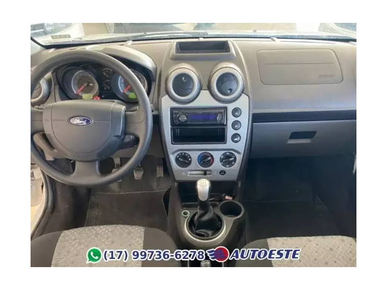 Ford Fiesta Branco 8