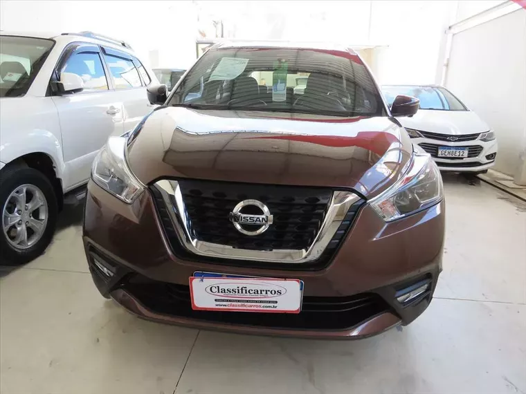 Nissan Kicks Marrom 12