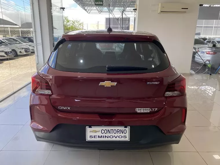 Chevrolet Onix Vermelho 4