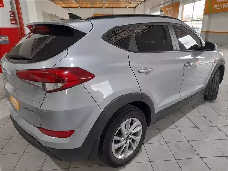 Hyundai Tucson Prata 8