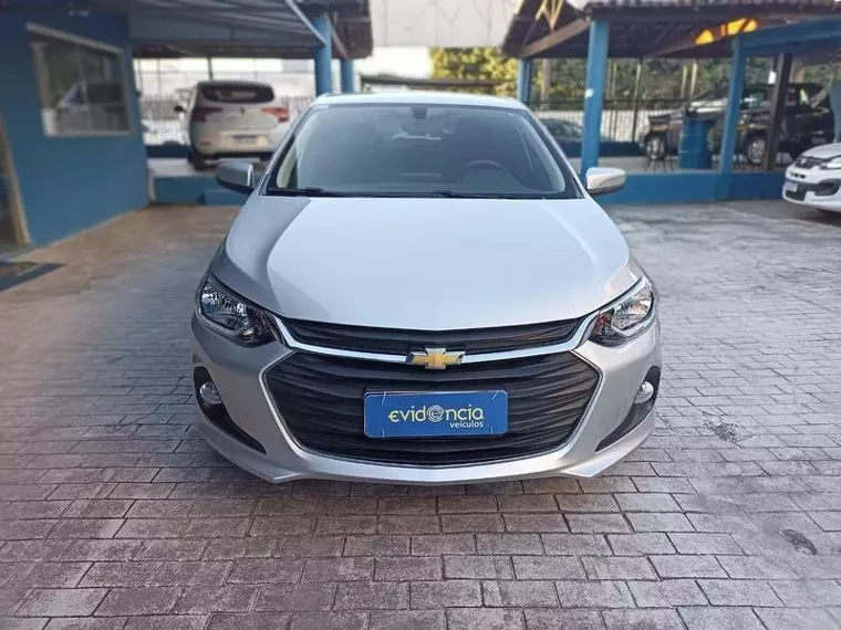 Chevrolet Onix Prata 15