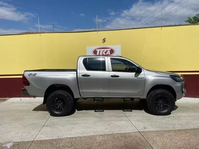 Toyota Hilux Prata 8