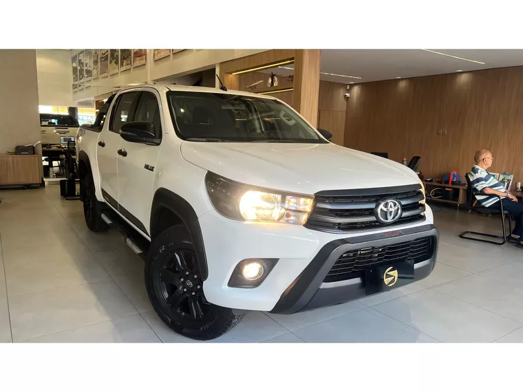 Toyota Hilux CD SR CHALLENGE 4X4 2.8 TB AT6 2018