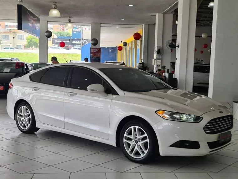 Ford Fusion Branco 15