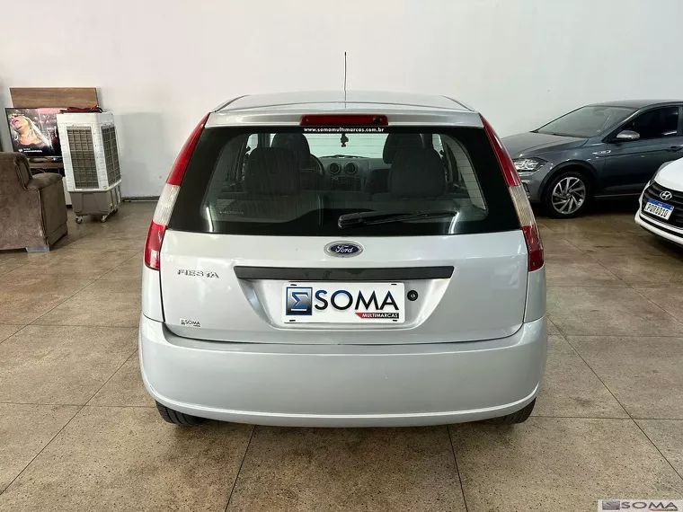 Ford Fiesta Prata 9