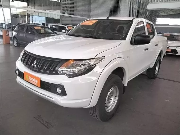 Mitsubishi L200 Triton Branco 14