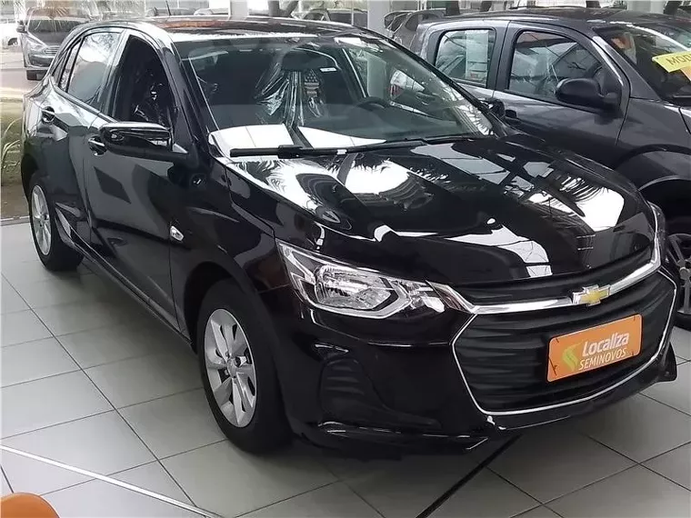 Chevrolet Onix Preto 1