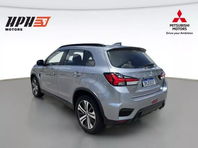 Mitsubishi Outlander Prata 9