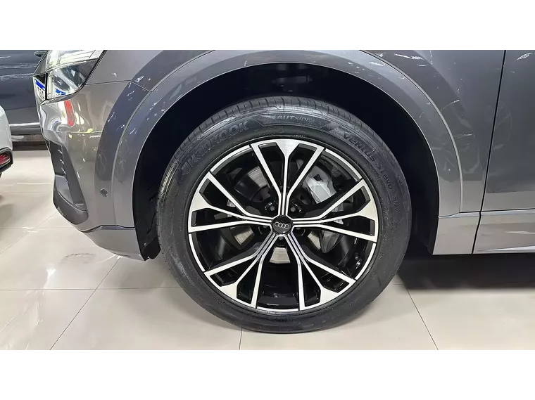 Audi Q8 Cinza 3