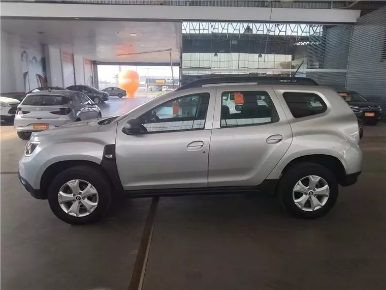 Renault Duster Prata 17