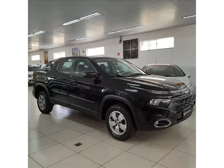 Fiat Toro Preto 1