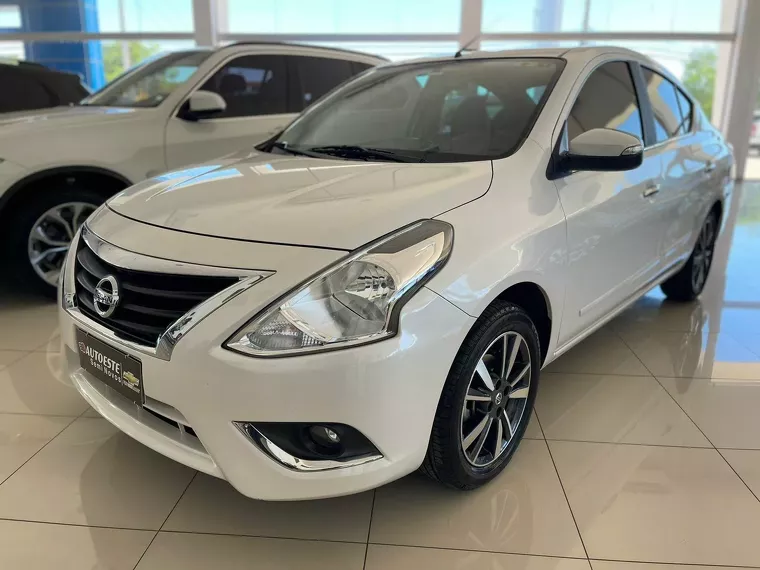 Nissan Sentra Branco 12