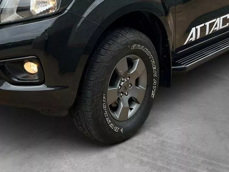 Nissan Frontier Preto 12