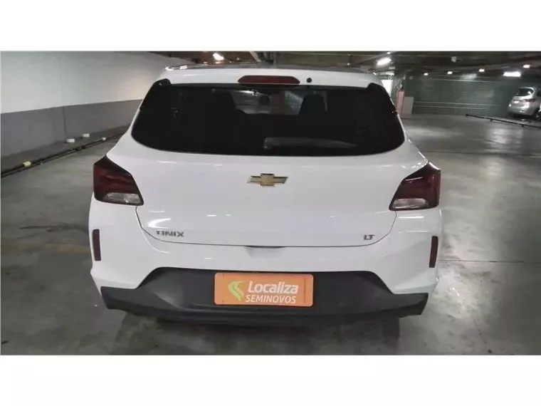 Chevrolet Onix Branco 7