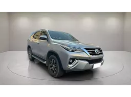 Toyota Hilux SW4