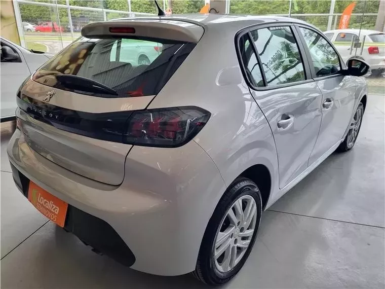 Peugeot 208 Prata 6