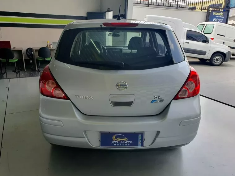 Nissan Tiida Prata 6