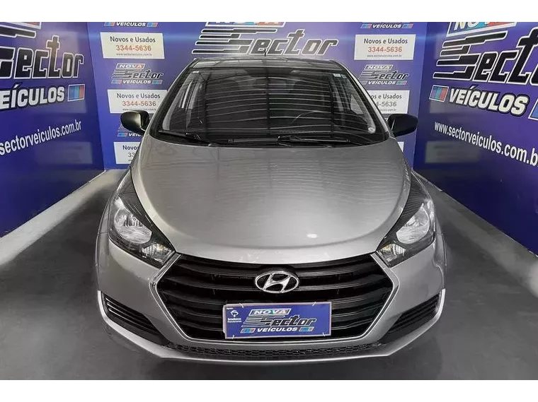 Hyundai HB20 Prata 4