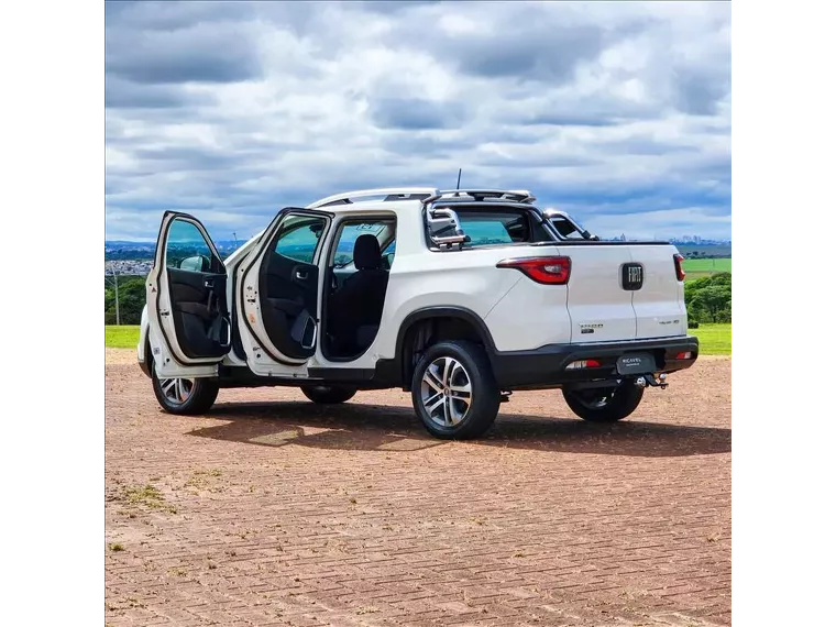 Fiat Toro Branco 13