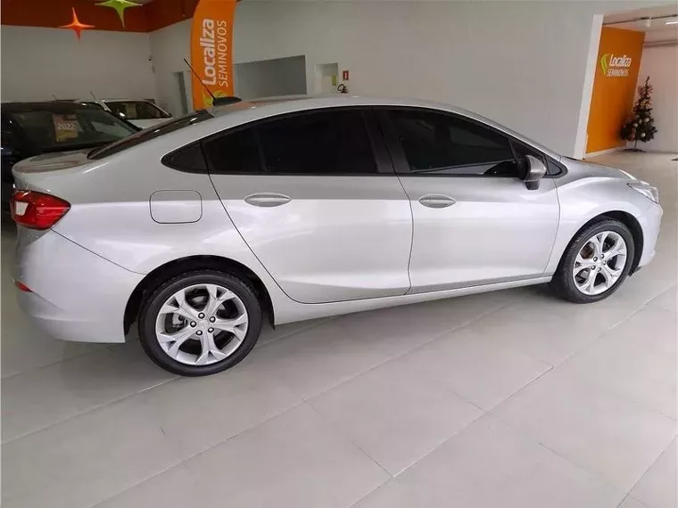 Chevrolet Cruze Prata 3