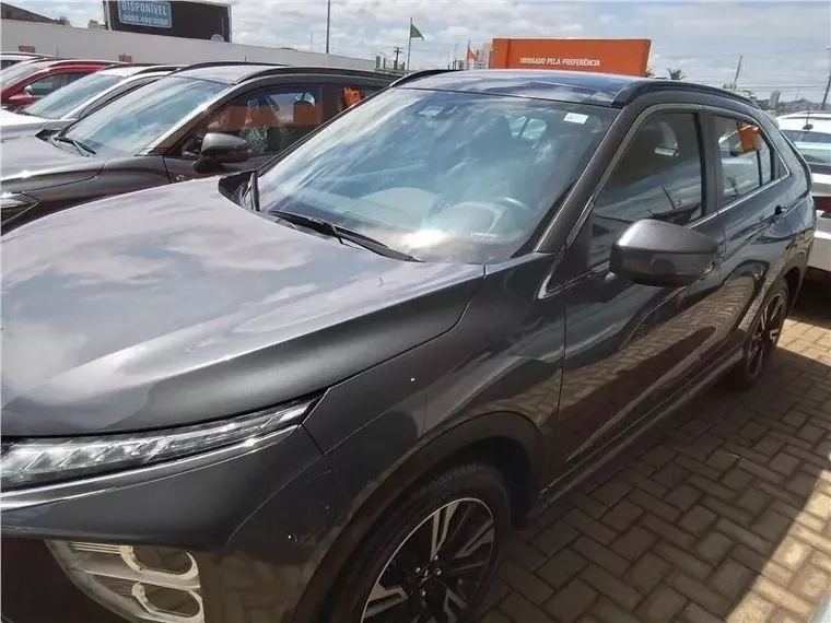 Mitsubishi Eclipse Cross Cinza 4