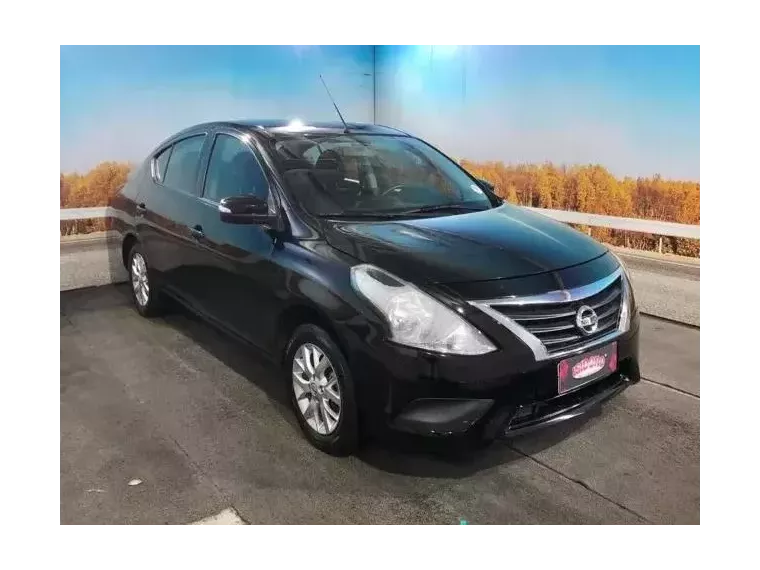 Nissan Versa Preto 7