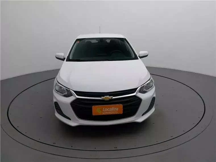 Chevrolet Onix Branco 17