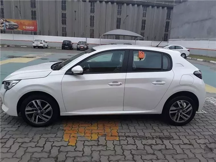 Peugeot 208 Branco 12