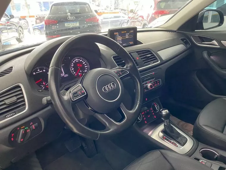 Audi Q3 Preto 8