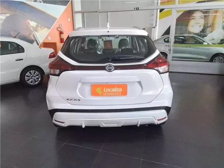 Nissan Kicks Branco 2