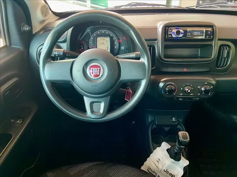 Fiat Mobi Preto 3