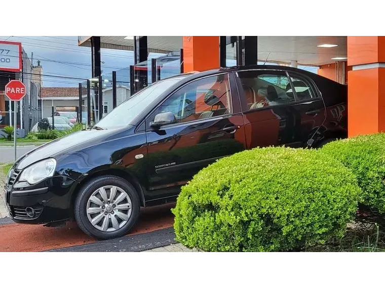 Volkswagen Polo Sedan Preto 8