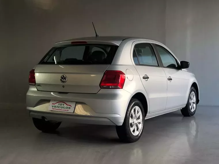 Volkswagen Gol Prata 5