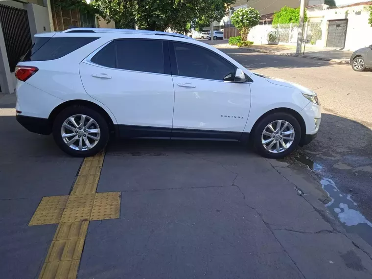 Chevrolet Equinox Branco 2